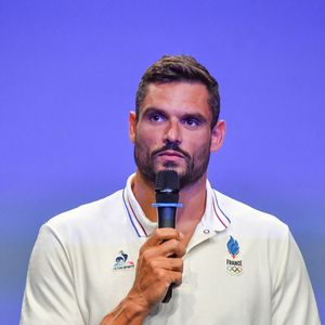 Florent Manaudou en conférence de presse de l'équipe de France de Natation au Club France porte de la Villette pour les Jeux Olympiques (JO) de Paris 2024, à Paris, France, le 25 juillet 2024. © Alexandre Fay/PixPlanete/Bestimage