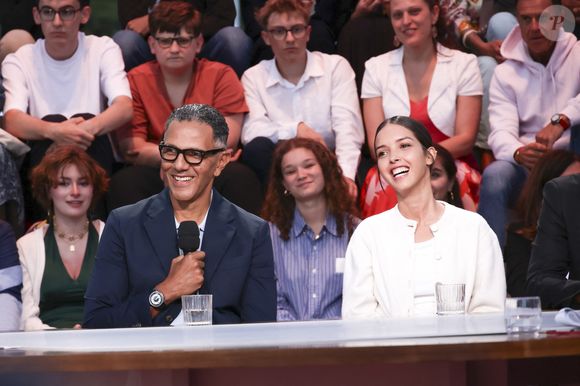 Exclusif - Roschdy Zem, Lyna Khoudri - Plateau de l'émission "C à vous" lors du 78ème Festival International du Film de Cannes le 22 mai 2025. © Jack Tribeca / Bestimage