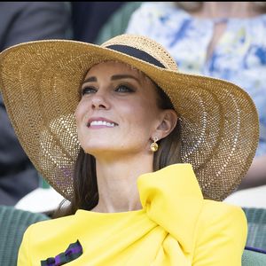 Kate Middleton est réputée pour apparaître toujours avec des tenues plus stylées les unes que les autres.

Kate Middleton, duchesse de Cambridge, regarde la finale du double messieurs lors de la treizième journée des championnats de tennis de Wimbledon à Londres, au Royaume-Uni, le 09 juillet 2022. Photo by Stephen Lock / i-Images/ABACAPRESS.COM