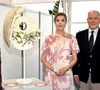 Organisé par le Garden Club de Monaco sous le Haut Patronage du prince Albert II et la présidence de la princesse Caroline, le Concours International de Bouquets s’est tenu au Yacht Club de Monaco en présence de nombreuses personnalités.

Mme Fabienne Obry a remporté le prix princesse Grace de Monaco et l'insigne d'Or - Le prince Albert II de Monaco, la princesse Caroline de Hanovre et Melanie De Massy guidés par la vice présidente du Garden Club Mme Cécilia Casiraghi ont inauguré le 57ème Concours International de Bouquets à Monaco, le 9 mai 2025. © Bruno Bebert/Bestimage
