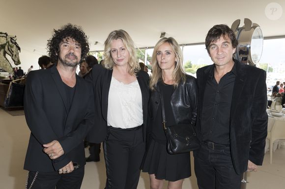 Exclusif - Yarol Poupaud, Luana Belmondo, Marie Poniatowski et son mari Pierre Rambaldi - Soirée au profit de l'Association "La Bonne étoile" de Laeticia Hallyday lors du 3ème Longines Paris Eiffel Jumping à la plaine de Jeux de Bagatelle à Paris le 1er juillet 2016 dans le Pavillon Eiffel du Longines Paris Eiffel Jumping décoré par Luxury Living.
© Olivier Borde / Veeren / Bestimage