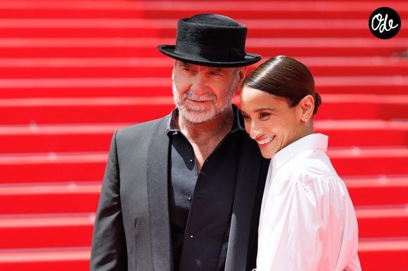 " L'honneur est un devoir moral précieux que je m'évertue modestement à appliquer chaque jour dans mon travail", a-t-elle notamment écrit

Eric Cantona et sa femme Rachida Brakni - Montée des marches du film « Soudain » lors du 79ème Festival International du Film de Cannes, le 15 mai 2026. © Jacovides-Moreau / Bestimage