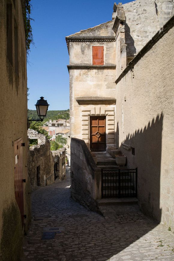 Les Baux de Provence : ruelle dans le village - Photo de Ferrer F/ANDBZ/ABACAPRESS.COM