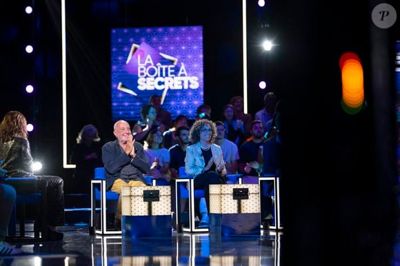 Exclusif - François Berléand et Mireille Dumas lors de l'enregistrement de l'émission "La Boîte à secrets", présentée par F.Bollaert et diffusée le 26 septembre 2025 sur France 3, dans les studios du Lendit à Saint-Denis, Seine Saint-Denis, France, le 8 septembre 2025. © Pierre Perusseau/Bestimage