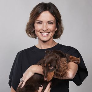 "Je sais de quoi je parle, parce que mon père est basque (...) J’ai grandi avec cette culture, étant très proche de ma grand-mère paternelle."

Exclusif - Isabelle Ithurburu - Studio avec les invités de l'enregistrement de l'émission "La chanson secrète N°14", présentée par N.Aliagas et diffusée le 26 décembre sur TF1, à Paris, France, le 9 décembre 2025. © Jacovides-Moreau/Bestimage