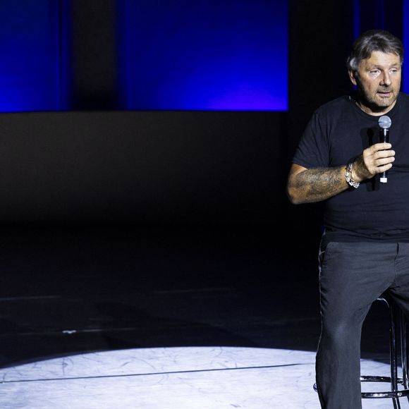 Exclusif - Philippe Lellouche - P.Lellouche a joué son spectacle "Stand Alone" au théâtre de Verdure du 41ème Festival de Ramatuelle, le 8 août 2025. 
© Cyril Bruneau / Bestimage