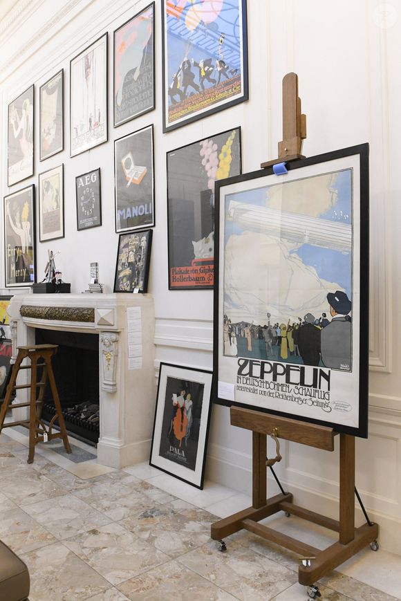 Vente aux enchères Sotheby's d'une partie de la collection Karl Lagerfeld au Palais Oppenheim à Cologne en Allemagne le 4 mai 2022.