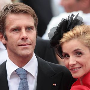LE PRINCE EMMANUEL PHILIBERT DE SAVOIE ET LA PRINCESSE CLOTILDE DE SAVOIE (CLOTILDE COURAU) - ARRIVEE DES INVITES AU MARIAGE RELIGIEUX DU PRINCE ALBERT II DE MONACO ET DE LA PRINCESSE CHARLENE WITTSTOCK