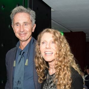Thierry Lhermitte et sa femme Hélène lors de la 22ème édition des "Sapins de Noël des Créateurs" au théâtre des Champs-Elysées. Paris, le 17 novembre 2017.
© Pierre Perusseau/Bestimage