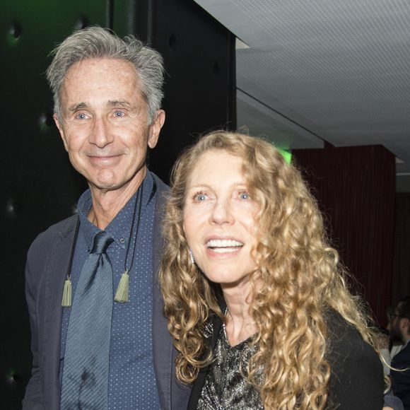 Thierry Lhermitte et sa femme Hélène lors de la 22ème édition des "Sapins de Noël des Créateurs" au théâtre des Champs-Elysées. Paris, le 17 novembre 2017.
© Pierre Perusseau/Bestimage