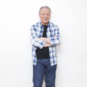 Herbert Léonard - Herbert Léonard pose en marge de sa venue à TPMP People, enregistrée le 17/03/2023, présentée par M.Delormeau et diffusée le 18/03/2023 - Paris le 18/03/2023 - © Jack Tribeca / Bestimage