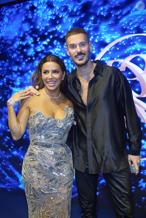 Exclusif - Eva Longoria, Matt Pokora (M. Pokora) - 12ème édition de la soirée Global Gift Gala à l'hôtel Four Seasons George V à Paris le 5 octobre 2024.
Le 5 octobre 2024, le prestigieux hôtel Four Seasons George V a accueilli la 12ème édition du Global Gift Gala Paris, une soirée d'exception présidée par Maria Bravo et placée sous le patronage de l'actrice et philanthrope E.Longoria. Ce gala caritatif annuel, devenu un rendez-vous incontournable de la capitale, a réuni les plus grandes personnalités pour soutenir deux causes majeures : la Global Gift Foundation et l'association Women Safe & Children.

Sous les ors de l'un des plus beaux palaces parisiens, cette soirée d'élégance et de générosité a offert de nombreux temps forts, dont des performances musicales inédites.

Un moment d'émotion a été également marqué par la remise du Global Gift Humanitarian Award à l'humoriste F.Foresti, en reconnaissance de son engagement exemplaire et de ses actions en faveur des femmes et enfants victimes de violences familiales. Mme Mo.Bacardi a également reçu le "Global Gift Women Empowerment Award".

Un dîner de haute gastronomie a été servi, entouré de personnalités de renom. La soirée a été animée par la journaliste He.Mannarino et le mannequin L.Bernal, et le dîner gastronomique a été signé par le chef triplement étoilé C.Le Squer, du célèbre restaurant Le Cinq.

De nombreuses personnalités issues du monde du cinéma, de la mode et du spectacle ont honoré cet événement prestigieux, témoignant de leur engagement pour des causes humanitaires qui leur tiennent à cœur.

La soirée a été placée sous le signe de l'élégance et du raffinement. Eva Longoria, marraine de la Global Gift Foundation, a été parée des créations d'exception de la maison APM Monaco, partenaire officiel de l'événement.

Le cocktail d'accueil a été rehaussé par le champagne de la maison Grégory Verlet, les vins de Pomerol du Château de Marianne de Pedro, ainsi que les spiritueux du Groupe Love Spirit, offrant une expérience gustative unique.

Cette 12ème édition du Global Gift Gala Paris a été un moment inoubliable de générosité et de partage, où l'art, la gastronomie et la solidarité se sont réunis pour faire briller l'espoir d'un monde meilleur.


© Cyril Moreau / Bestimage