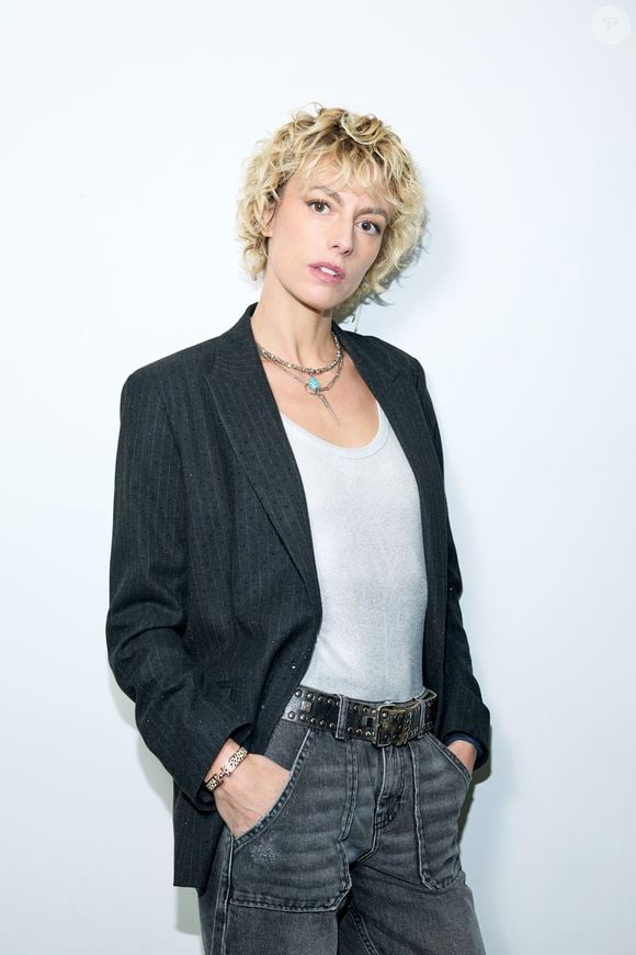 Mais aussi maman d'un garçon prénommé Aksel et âgé de 16 ans.

Exclusif - Sara Mortensen - Backstage - Enregistrement de l'émission "100% Logique", présentée par Cyril Féraud et diffusée le 12 avril 2025 sur France 2. le 17 décembre 2024
© Cyril Moreau / Bestimage