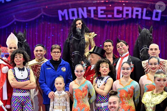 La princesse Stéphanie de Monaco a posé avec des artistes qui se produiront au 48eme Festival International du Cirque de Monte Carlo sous le chapiteau de Fontvieille à Monaco. Le festival débute le 16 janvier. © Bruno Bebert / Bestimage