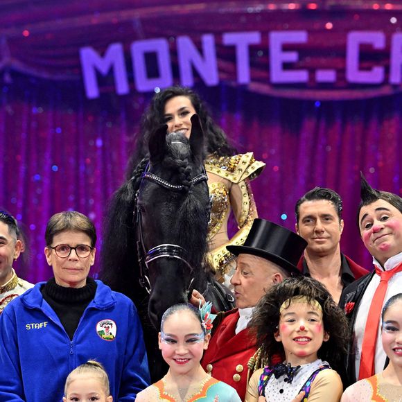 La princesse Stéphanie de Monaco a posé avec des artistes qui se produiront au 48eme Festival International du Cirque de Monte Carlo sous le chapiteau de Fontvieille à Monaco. Le festival débute le 16 janvier. © Bruno Bebert / Bestimage
