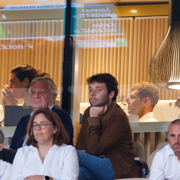 Patrice Duhamel et son fils Benjamin Duhamel en tribunes lors des Internationaux de France de Tennis de Roland Garros 2025, à Paris, France, le 6 juin 2025. © Jacovides-Moreau/Bestimage
