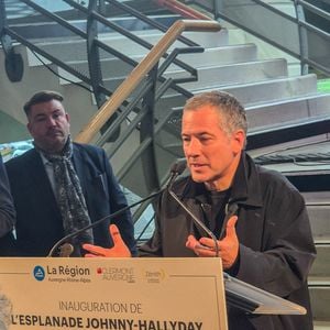 Bruno Putzulu lors de l'inauguration de l’esplanade Johnny Hallyday au pied du Zénith d'Auvergne à Cournon-d'Auvergne, près de Clermont-Ferrand, France, le 14 octobre 2025. 

© Eternity/Bestimage