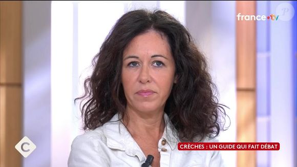La fille de Jean-Jacques Goldman a réagi à une polémique de la SNCF.

Caroline Goldman sur le plateau de "C à vous la suite" sur France 5. Capture d'écran/France 5