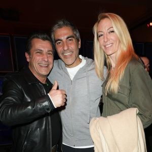 Bébert, Bebert des Forbans (Albert Kassabi) avec sa femme Astrid et Ary Abittan au spectacle "Authentique" de Ary Abittan à la Cigale à Paris les 18, 19, 22 et 23 février 2025.
© Coadic Guirec/Bestimage