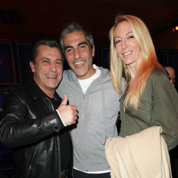 Bébert, Bebert des Forbans (Albert Kassabi) avec sa femme Astrid et Ary Abittan au spectacle "Authentique" de Ary Abittan à la Cigale à Paris les 18, 19, 22 et 23 février 2025.

© Coadic Guirec/Bestimage