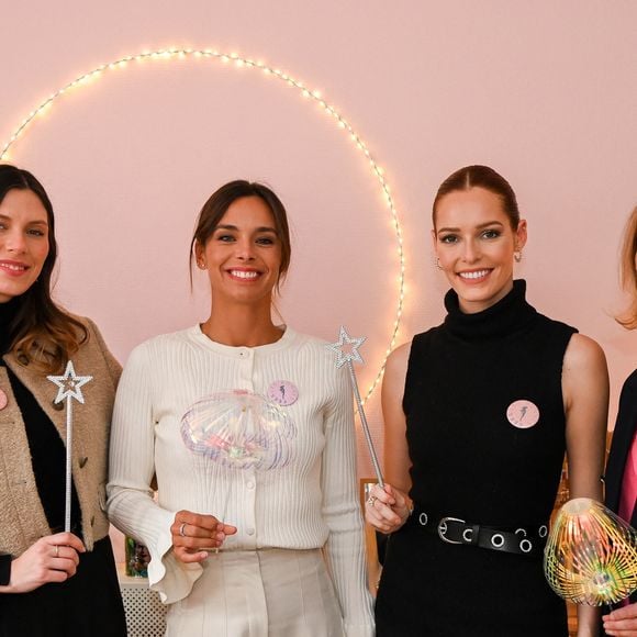 Camille Cerf (Miss France 2015), Marine Lorphelin (Miss France 2013), Maëva Coucke (Miss France 2018) et Sylvie Tellier - Sylvie Tellier et Les Bonnes Fées partent à la rencontre des patientes au CHU de Montpellier le 27 mars 2023.
© Michel Etienne / Les Bonnes Fées via Bestimage