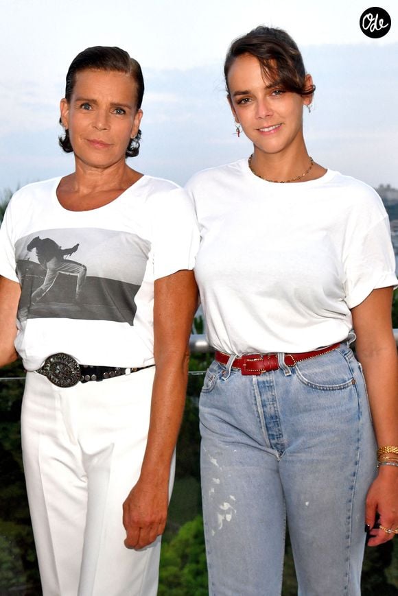 Elle partage une relation très complice avec Stéphanie de Monaco.

La princesse Stéphanie de Monaco et sa fille Pauline Ducruet durant la traditionnelle soirée d'été de Fight Aids Monaco au Sporting Club de Monaco © Bruno Bebert/Bestimage