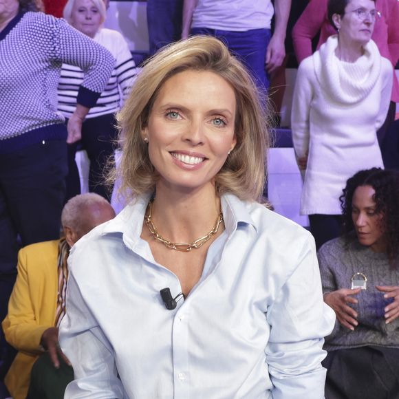 Exclusif - Sylvie Tellier sur le plateau de l’enregistrement de l’émission « Face à Hanouna » présentée par C.Hanouna et diffusée sur C8 le 16 novembre 2024, à Paris, France, le 14 novembre 2024. © Jack Tribeca/Bestimage