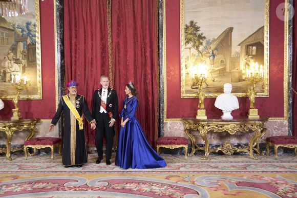 Le roi Felipe VI d'Espagne et la reine Letizia lors de la cérémonie d'accueil du sultan d'Oman Haïtham ben Tariq à Madrid le 4 novembre 2025. Photo par Cordon / Bestimage