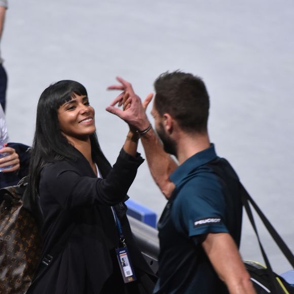 La chanteuse Shy'm (Tamara Marthe) encourage son petit-ami Benoît Paire lors du tournoi BNP Paribas Masters à l'Accor Hotels Arena à Paris le 3 novembre 2015. Malgré les encouragements de sa dulcinée, Benoît Paire à été éliminé par Gilles Simon au 2e tour du BNP Paribas Masters (6-4, 4-6, 6-1).  © Giancarlo Gorassini / Bestimage