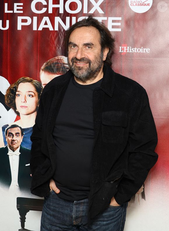 la fille du fameux André Manoukian !

André Manoukian - Première du film "Le choix du Pianiste" au cinéma Balzac à Paris le 28 janvier 2025. © Denis Guignebourg/BestImage