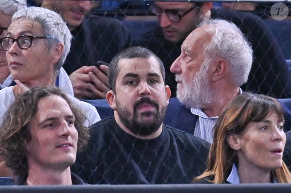 Artus, acteur et humoriste français assiste aux demi-finales du Rolex Paris Masters de Tennis à Bercy le 2 novembre 2024. Photo de Tomas Stevens/ABACAPRESS.COM