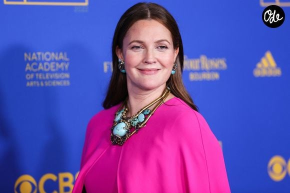La star préfère éviter la chirurgie esthétique.

Drew Barrymore au photocall des "49th Annual Daytime Emmys" à Pasadena, le 24 juin 2022.
Backgrid USA / Bestimage