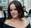 Hélas, "à la suite d'un accident technique survenu sur le site lors des répétitions", la salle choisie a préféré annuler le concert à la dernière minute, comme l'explique un communiqué officiel qu'Alizée a posté dans sa story Instagram, à contre-coeur. 

Alizée au dîner de la mode Sidaction 2026 au lycée Carnot à Paris le 9 juillet 2026.

Anne-Sophie Guebey / Bestimage