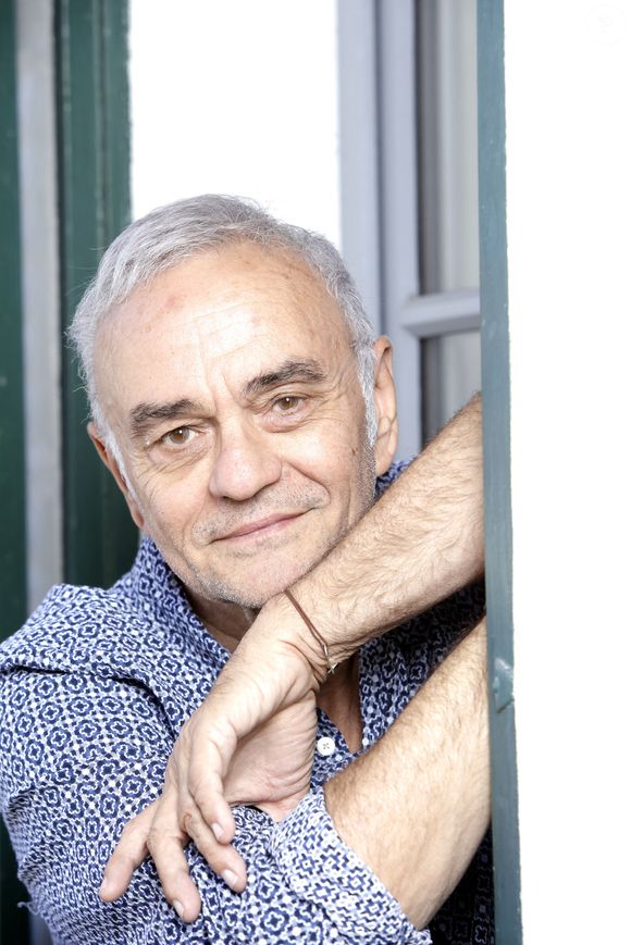 “C'était une période moins anxiogène, les gens se mélangeaient. Il y avait un côté friendly”, ajoute le chanteur

Exclusif - Rendez-vous avec Jean-Pierre Mader lors de la 6ème édition des écrivains "La forêt des livres" à Chanceaux près Loches. Le 25 août 2024
© Cédric Perrin / Bestimage