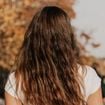 Dire adieu aux frisottis dans les cheveux, c'est possible : ces 4 conseils d'un coiffeur réputé changent tout et sont faciles à intégrer au quotidien !