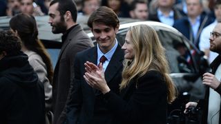 Carla Bruni soutenue par sa soeur Consuelo qu'on ne voit jamais, deux soeurs unies face au départ de l'ancien président