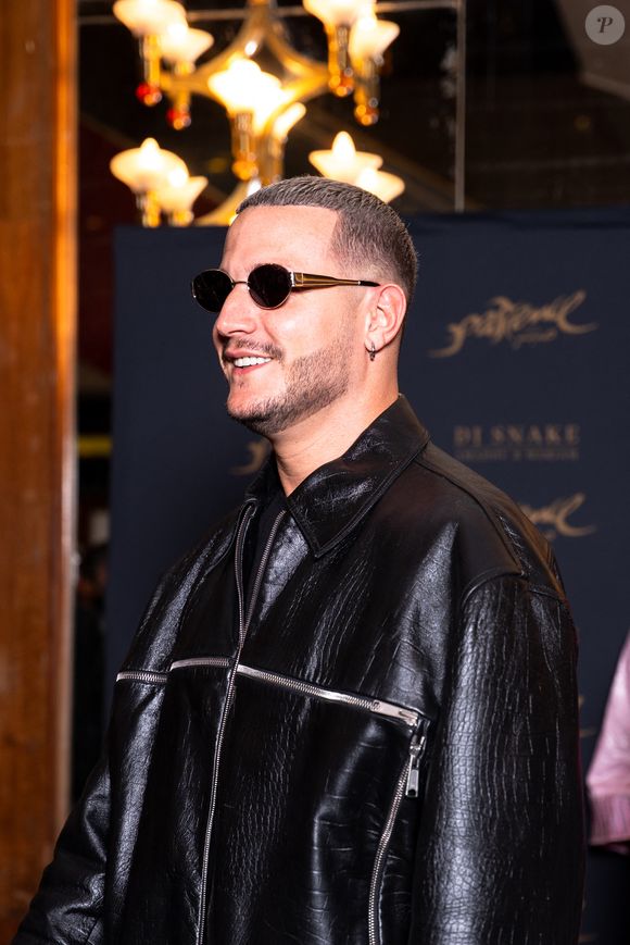 Ses tubes ont marqué les dancefloors du monde entier.

DJ Snake à la présentation du court métrage DJ Snake "Patience", sample de "Sabali" de Amadou & Mariam au Grand Rex à Paris en soutien à SOS Méditerranée autour du thème de la migration, de l'exil et de la résilience.
Après ses performances au stade de France et l'Accor Aréna le temps d'une soirée historique le 10 mai dernier, Dj Snake dévoile PATIENCE (Sabali) à travers le court-métrage de Valentin Guiod. Son nouvel album " Nomad " sera disponible le 5 septembre 2025.
Sabali qui signifie patient et 'immortel, raconte l'exode de Moudou et la résilience de sa migration. Il retrace son odyssée clandestine, son combat par amour, et surtout, sa patience.

Paris, le 3 juin 2025.

© Pierre Perusseau / Bestimage
