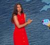 Tatiana Silva est apparue pimpante en robe rouge.
Tatiana Silva, jeune maman de retour à la météo de TF1 après son congé maternité. Le 13 juin 2025.