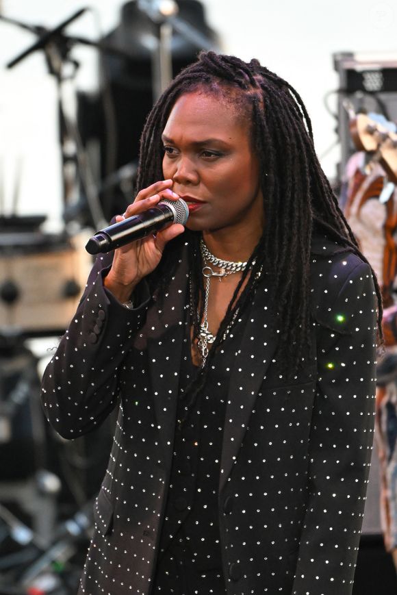 Kareen Guiock Thuram a été entourée par ses proches tout au long de la soirée.

Kareen Guiock Thuram en concert sur la scène de la Pinède Gould dans le cadre de 64ème édition du Jazz à Juan les Pins le 17 juillet 2025. © Lionel urman/Bestimage