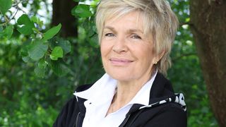 Véronique Jannot maman pour la 2e fois à 68 ans, elle en dit plus sur son fils adoptif qui a un lien avec sa fille Migmar