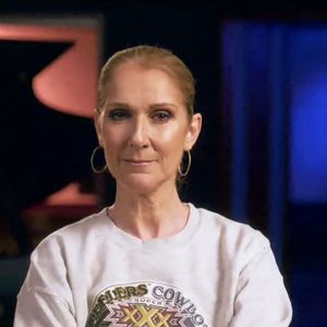 Ce vendredi 17 avril 2026, la nouvelle chanson de Céline Dion est sortie sur toutes les plateformes d'écoute.

Céline Dion apparaît dans une vidéo en amont d’une rencontre de football américain entre Pittsburgh Steelers et les Dallas Cowboys, le 6 octobre 2024.

Photo : NBC / Bestimage