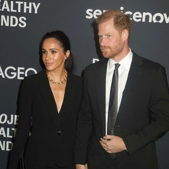 Le prince Harry, duc de Sussex et Meghan Markle, duchesse de Sussex, lors du 3ème gala annuel du projet "Healthy Minds" aux Spring Studios à New York, le 9 octobre 2025. Photo : Zuma Press / Bestimage