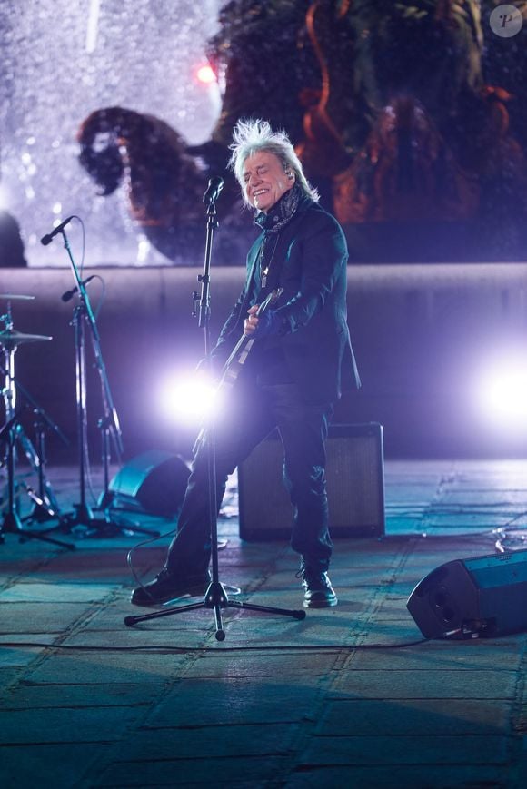 Exclusif - Jean-Louis Aubert - Tournage de l'émission "La grande soirée du 31 décembre de Paris" sur la place de la Concorde à Paris, diffusée le 31 décembre sur France 2
©Christophe Clovis / Bestimage