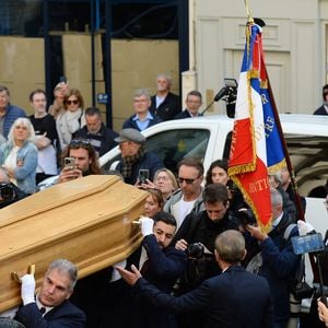 Cercueil de la défunte - Obsèques de Claudia Cardinale en l’église Saint-Roch de Paris, France, le 30 septembre 2025. © Bestimage