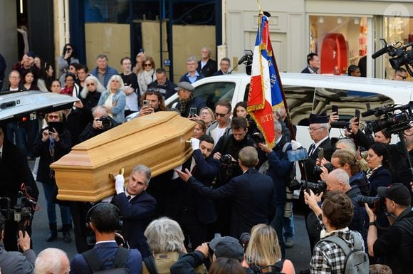 Cercueil de la défunte - Obsèques de Claudia Cardinale en l’église Saint-Roch de Paris, France, le 30 septembre 2025. © Bestimage