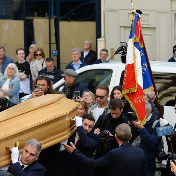 Cercueil de la défunte - Obsèques de Claudia Cardinale en l’église Saint-Roch de Paris, France, le 30 septembre 2025. © Bestimage