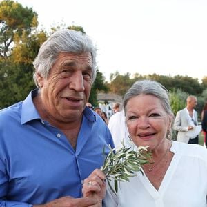 Jean-Pierre Castaldi et Catherine Allégret - Cérémonie religieuse - Mariage de Benjamin Castaldi et Aurore Aleman au Mas de La Rose à Eygalières, le 27 août 2016. © Jacovides-Moreau/Bestimage