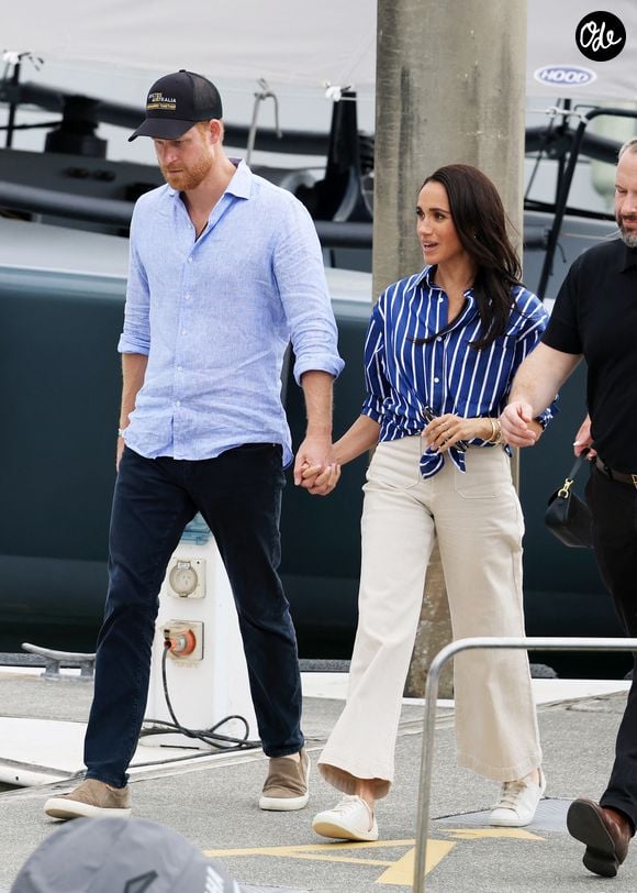 et ce depuis le 26 août dernier, six ans après avoir pris la décision de quitter le Royaume-Uni.

Le prince Harry et Meghan Markle ont visité le Rushcutters Bay Cruising Yacht Club à Sydney le 17 avril 2026 © Matrix / Bestimage