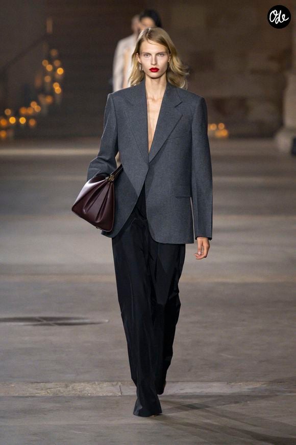 Défilé Victoria Beckham Collection Femme Prêt-à-Porter Printemps/Eté 2027 lors de la Fashion Week de Paris, le 2 octobre 2026. © Bestimage