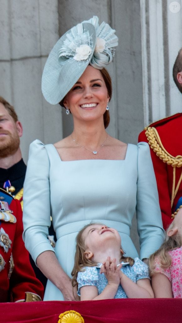 Catherine (Kate) Middleton, duchesse de Cambridge, et la princesse Charlotte de Cambridge - Les membres de la famille royale britannique lors du rassemblement militaire "Trooping the Colour" (le "salut aux couleurs"), célébrant l'anniversaire officiel du souverain britannique. Cette parade a lieu à Horse Guards Parade, chaque année au cours du deuxième samedi du mois de juin. Londres, le 9 juin 2018.